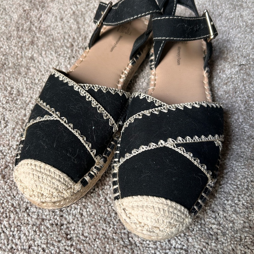 Time and Tru Black Cream Espadrilles with Chain Accents